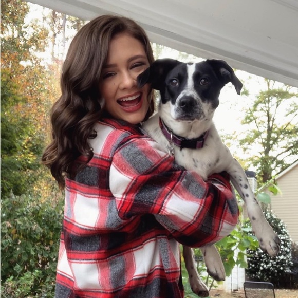 Meet your Posher, Gabryelle - Picture 2 of 2